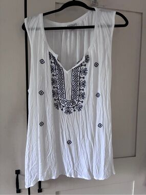 Avenue White Sleeveless Tunic with Navy Embroidery